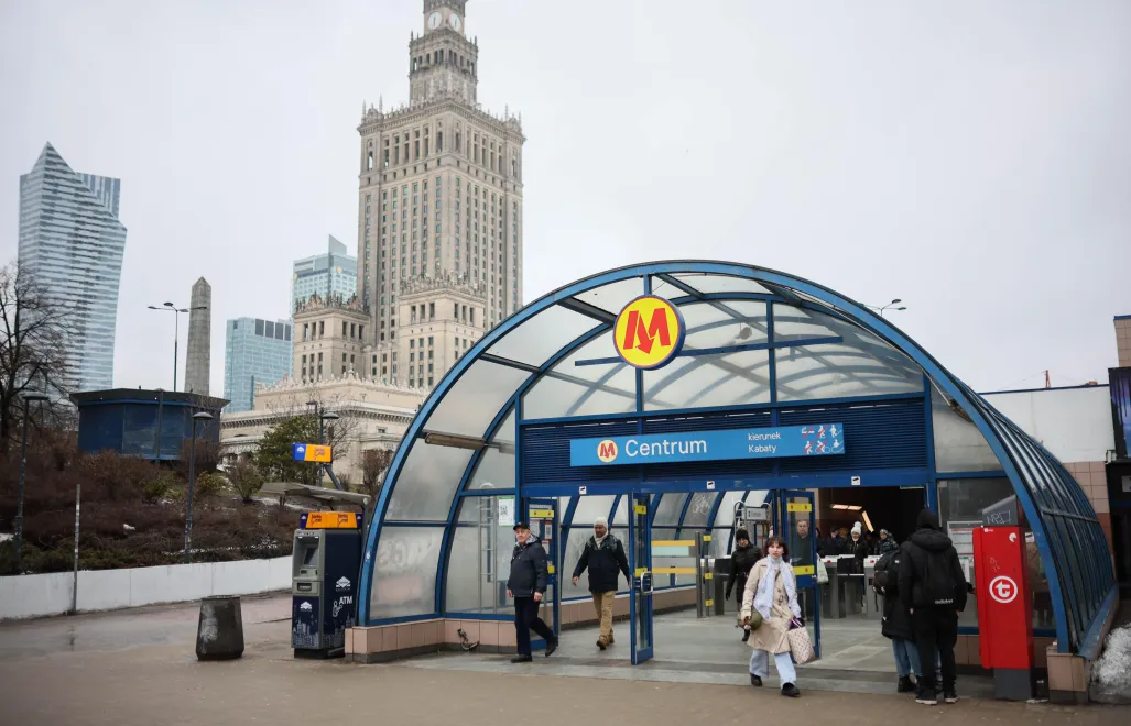 Entrance to first line of Underground in centre of Warsaw. Photo: PAP/Leszek Szymański