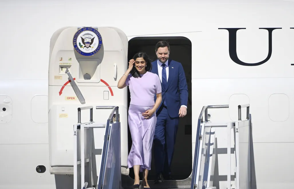 Wiceprezydent USA J.D. Vance z żoną Ushą w kwietniu 2026 r. Fot. PAP/EPA/Zsolt Szigetvary