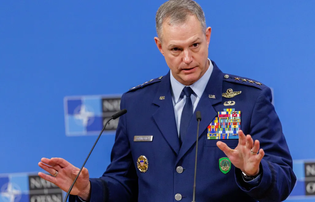Naczelny dowódca sił sojuszniczych NATO w Europie generał Alexus Grynkewich. Fot. PAP/EPA/OLIVIER MATTHYS