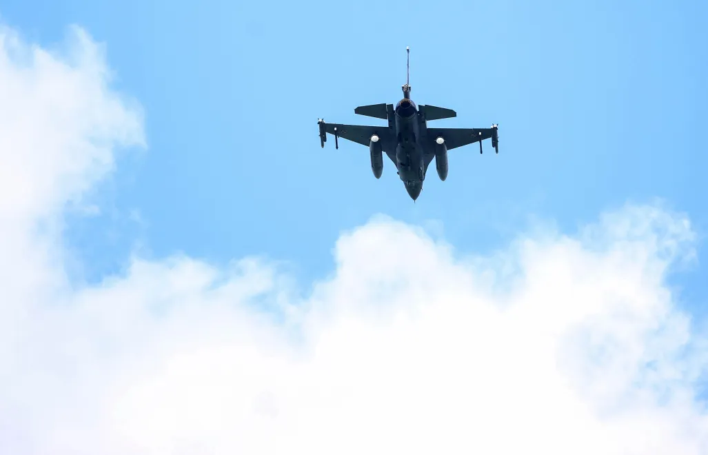 Самолет F-16. Fot. PAP/Jarek Praszkiewicz (фотоиллюстрация)