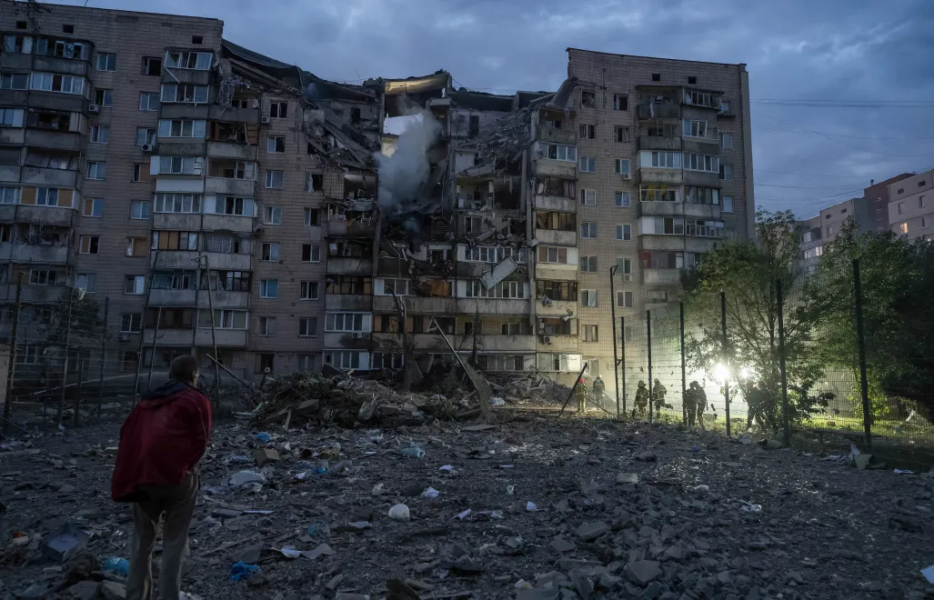 Наслідки російського обстрілу Києва. Fot. PAP/Vladyslav Musiienko