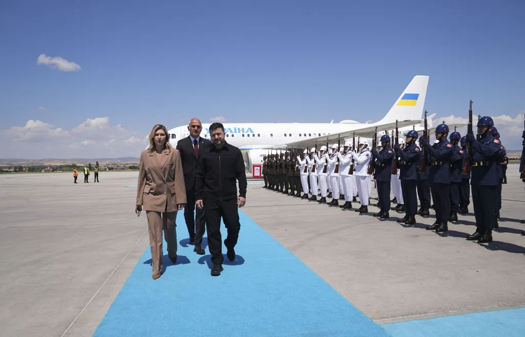 Wołodymyr Zełenski i Olena Zełenska podczas szczytu NATO. Fot. EPA/Metin Aktaş