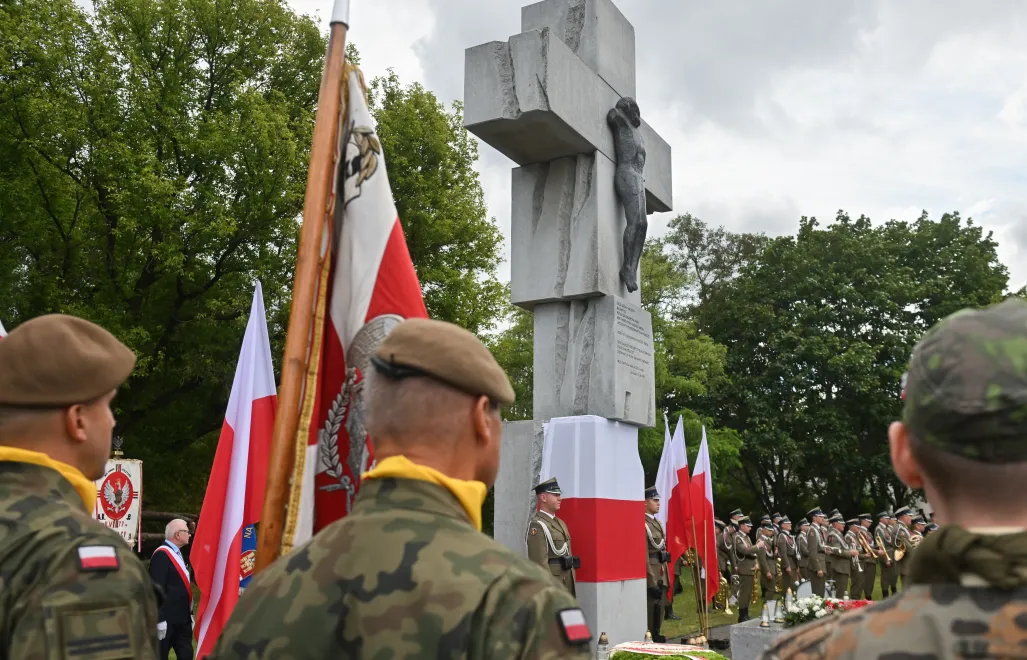 Uroczystość przy stołecznym Pomniku Ofiar Ludobójstwa dokonanego przez nacjonalistów ukraińskich na obywatelach II Rzeczypospolitej Polskiej. Fot. PAP/Piotr Nowak