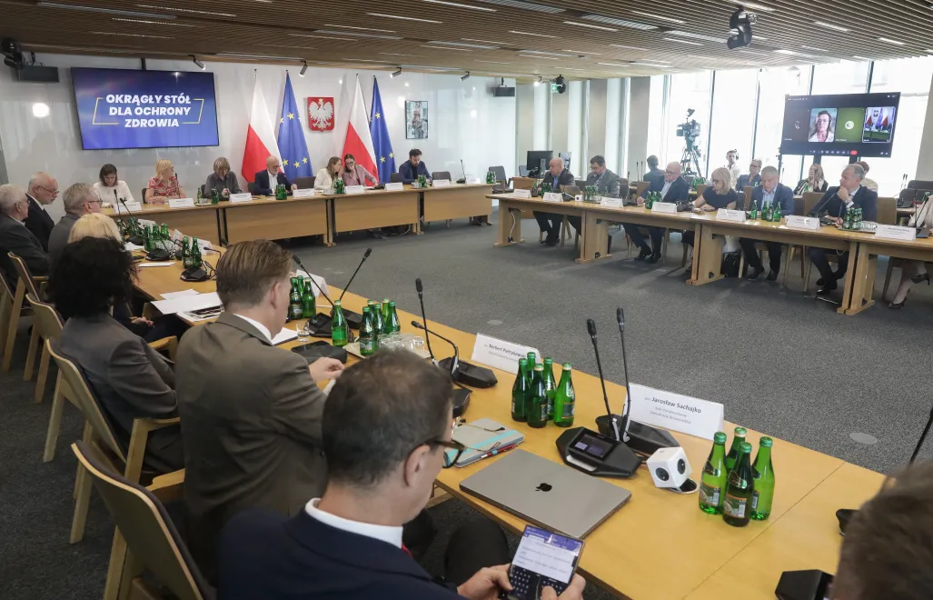 Okrągły Stół dla Ochrony Zdrowia w Sejmie. Fot. PAP/Tomasz Gzell