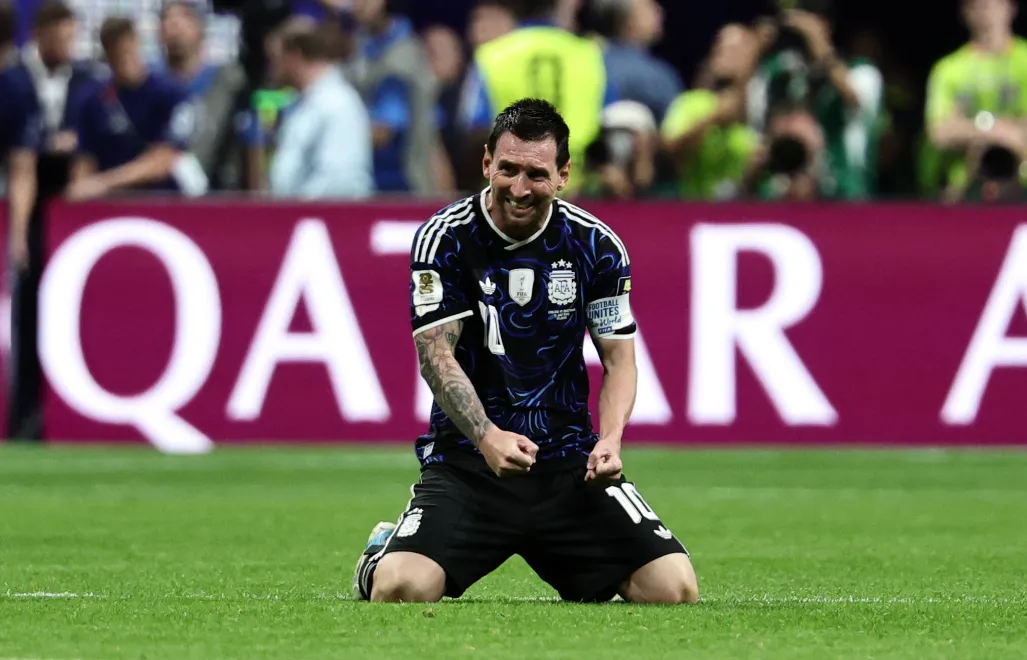 Lionel Messi celebrujący awans do finału MŚ, fot. PAP/EPA/RONALD WITTEK