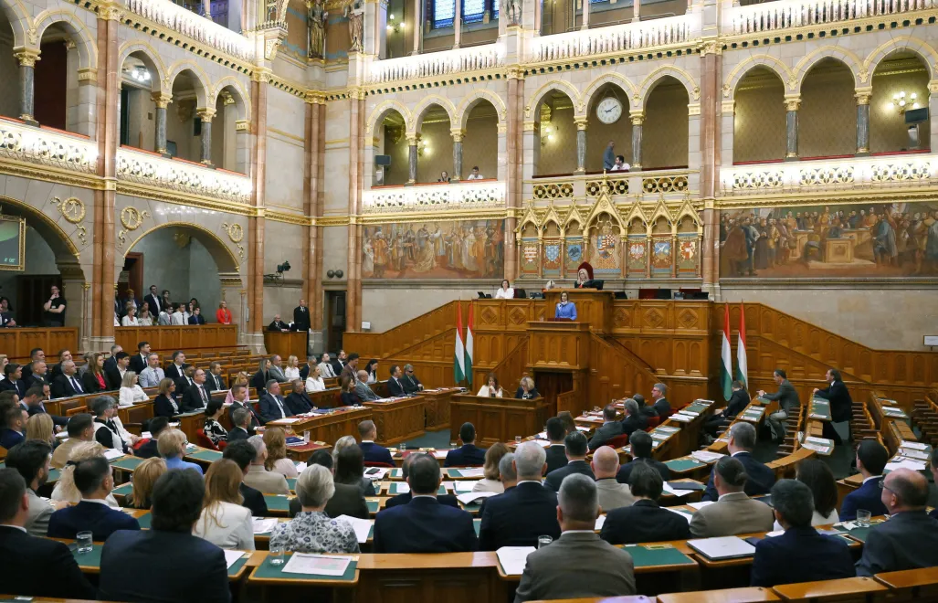 Z opublikowanego w czwartek porządku obrad parlamentu Węgier wynika, że posłowie wybiorą nowego sędziego TK w najbliższy poniedziałek. Fot. PAP/EPA/	NOEMI BRUZAK
