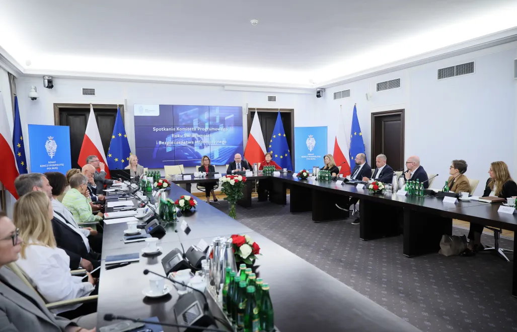 Powołanie Komitetu Programowego Roku Świadomości i Bezpieczeństwa Informacyjnego w Senacie. Fot. PAP/Leszek Szymański