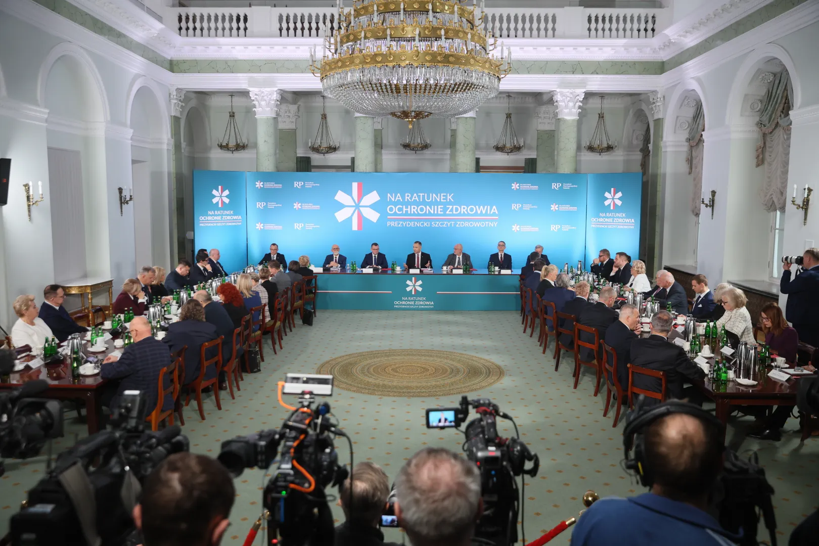 W piątek w Pałacu Prezydenckim odbywa się szczyt zdrowotny „Na ratunek ochronie zdrowia”.	Fot. PAP/Leszek Szymański