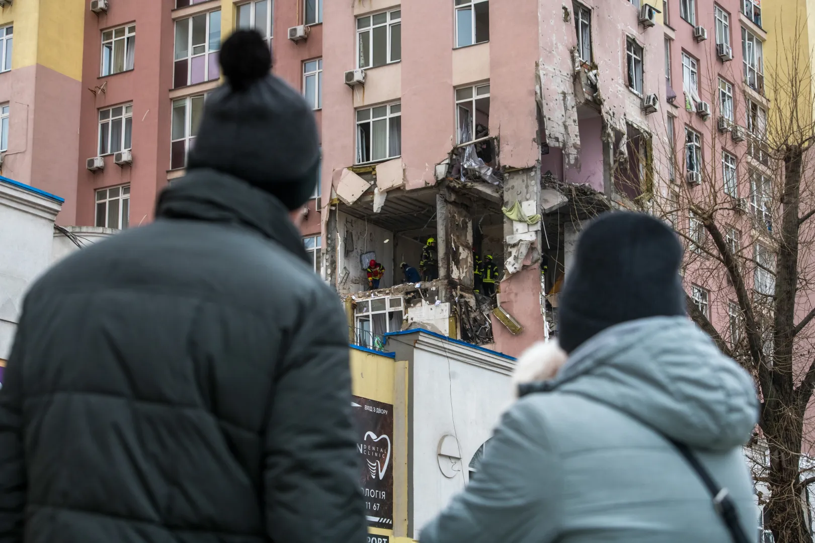 Zniszczenia po ataku na Kijów Fot. PAP/Vladyslav Musiienko