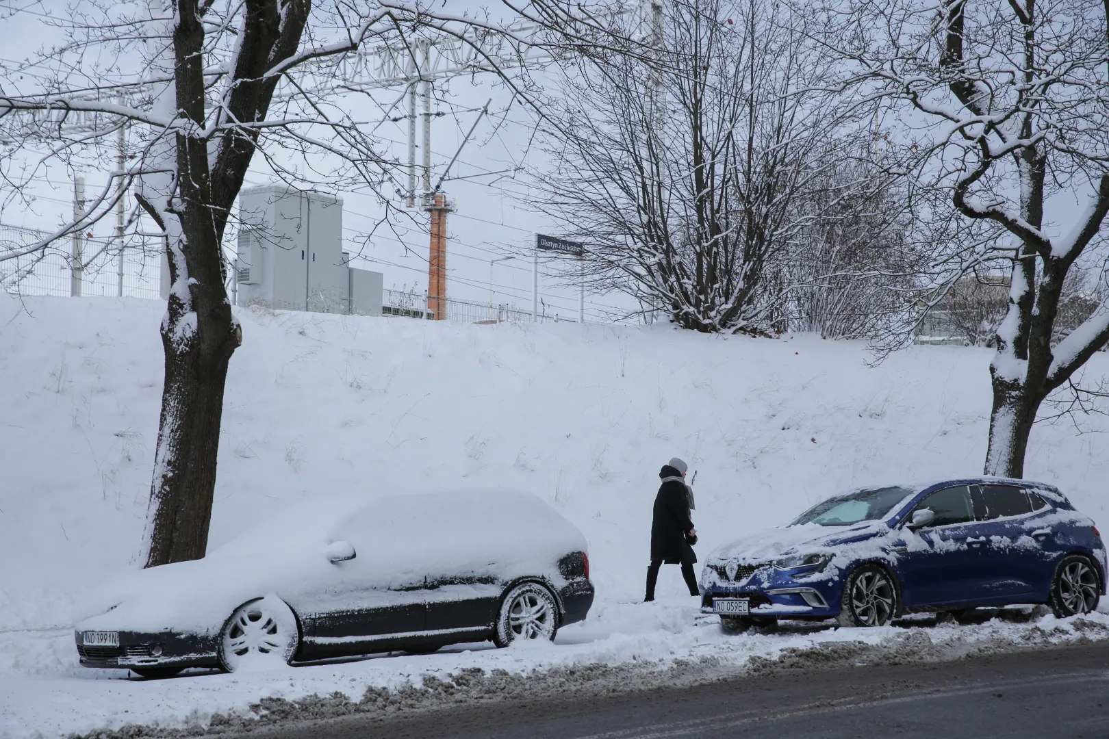 Śnieg w Olsztynie. Fot. PAP/Tomasz Waszczuk