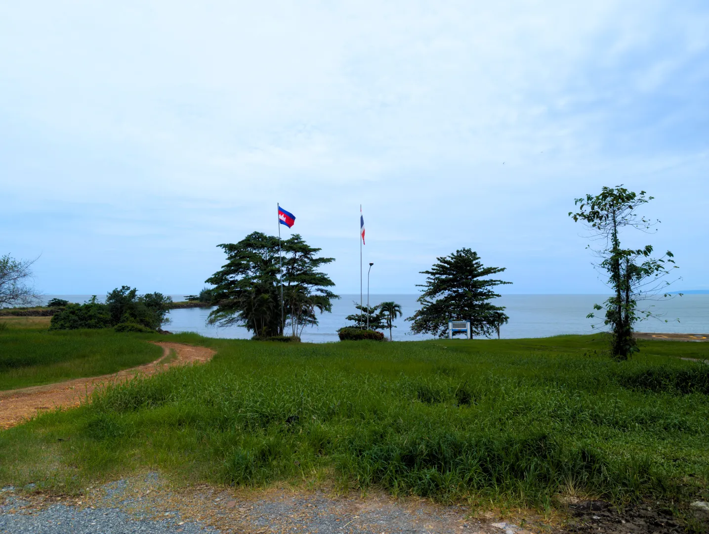Przejście graniczne między Tajlandią a Kambodżą w Ban Hat Lek. Fot. Adobe Stock/gdefilip