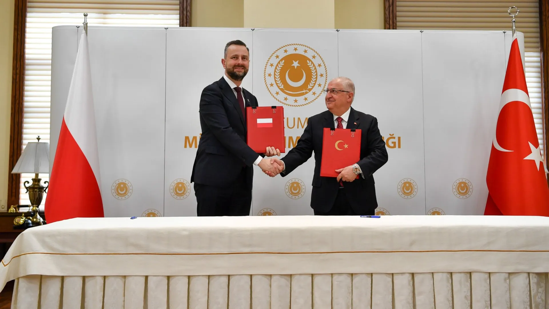 Владислав Косиняк-Камыш и Ясар Гюлер. Fot. Wojciech Król/MON