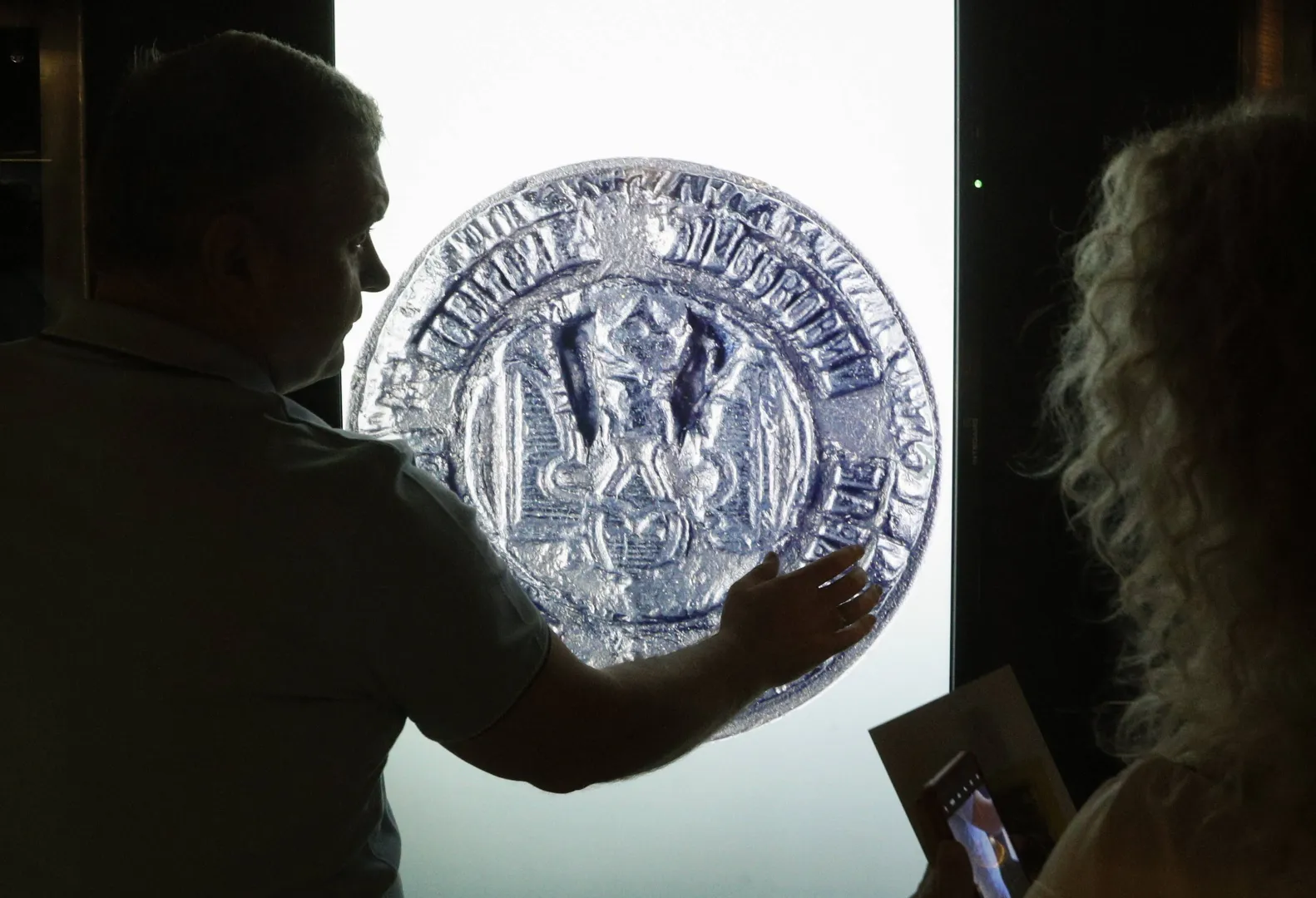 Wystawa w ukraińskim muzeum (zdjęcie ilustracyjne). Fot. EPA/SERGEY DOLZHENKO