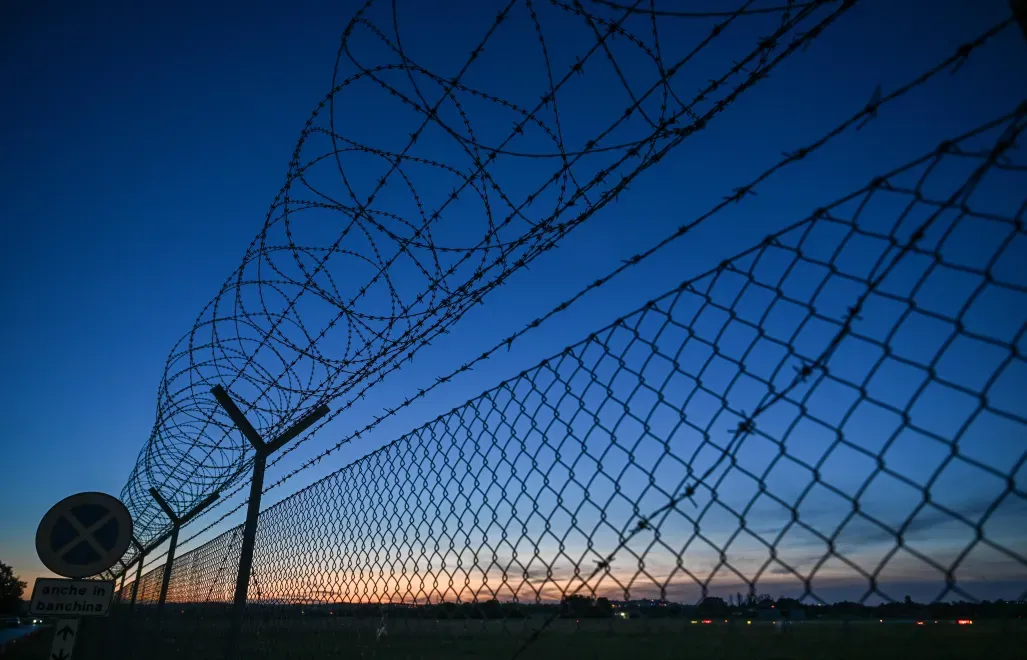 Teren lotniska, zdjęcie ilustracyjne, fot. PAP/Darek Delmanowicz