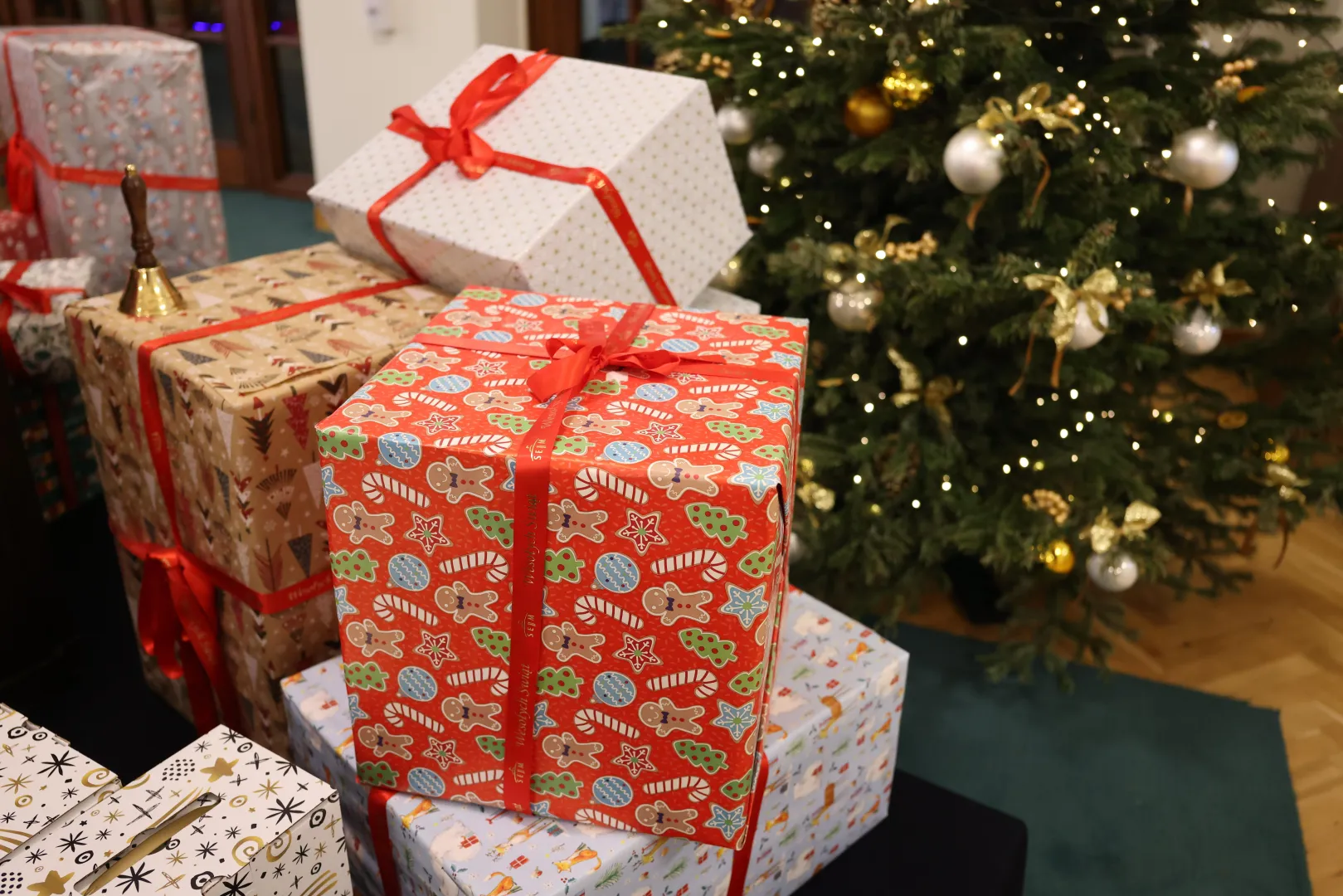 Prezenty (zdjęcie ilustracyjne). Fot. PAP/Albert Zawada