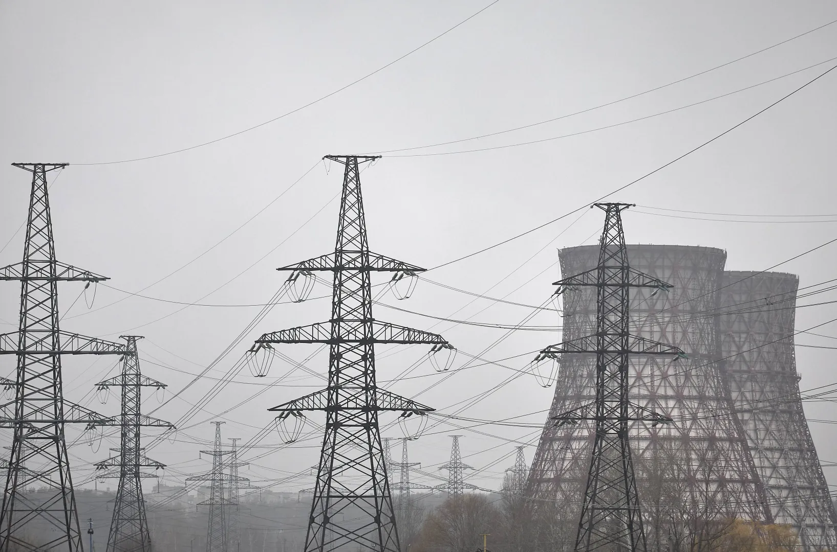 Ukraińska sieć energetyczna (zdjęcie ilustracyjne). Fot. EPA/SERGEY KOZLOV