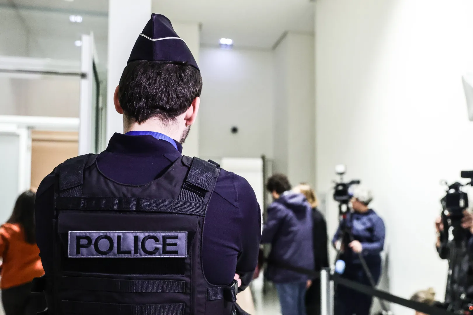 Французький поліцейський. Fot. PAP/EPA/Teresa Suarez