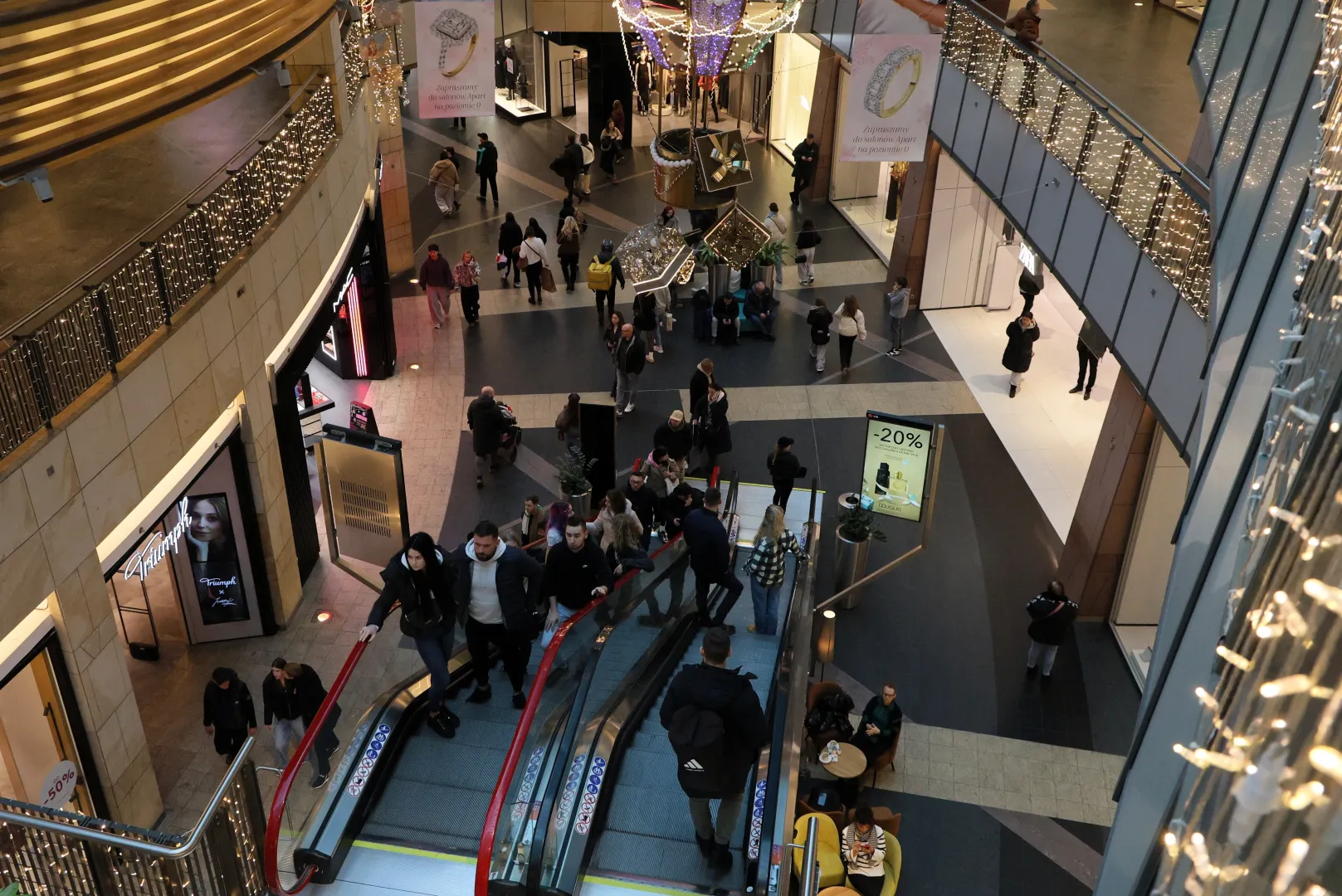 Galeria handlowa Złote Tarasy w Warszawie. Fot. PAP/Paweł Supernak