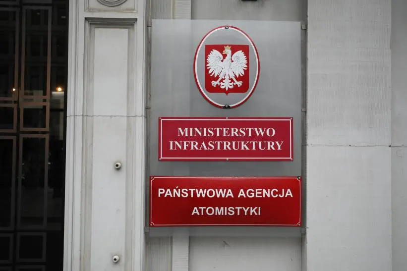 PAA czeka na wyniki pomiarów. Fot. PAP/ Albert Zawada