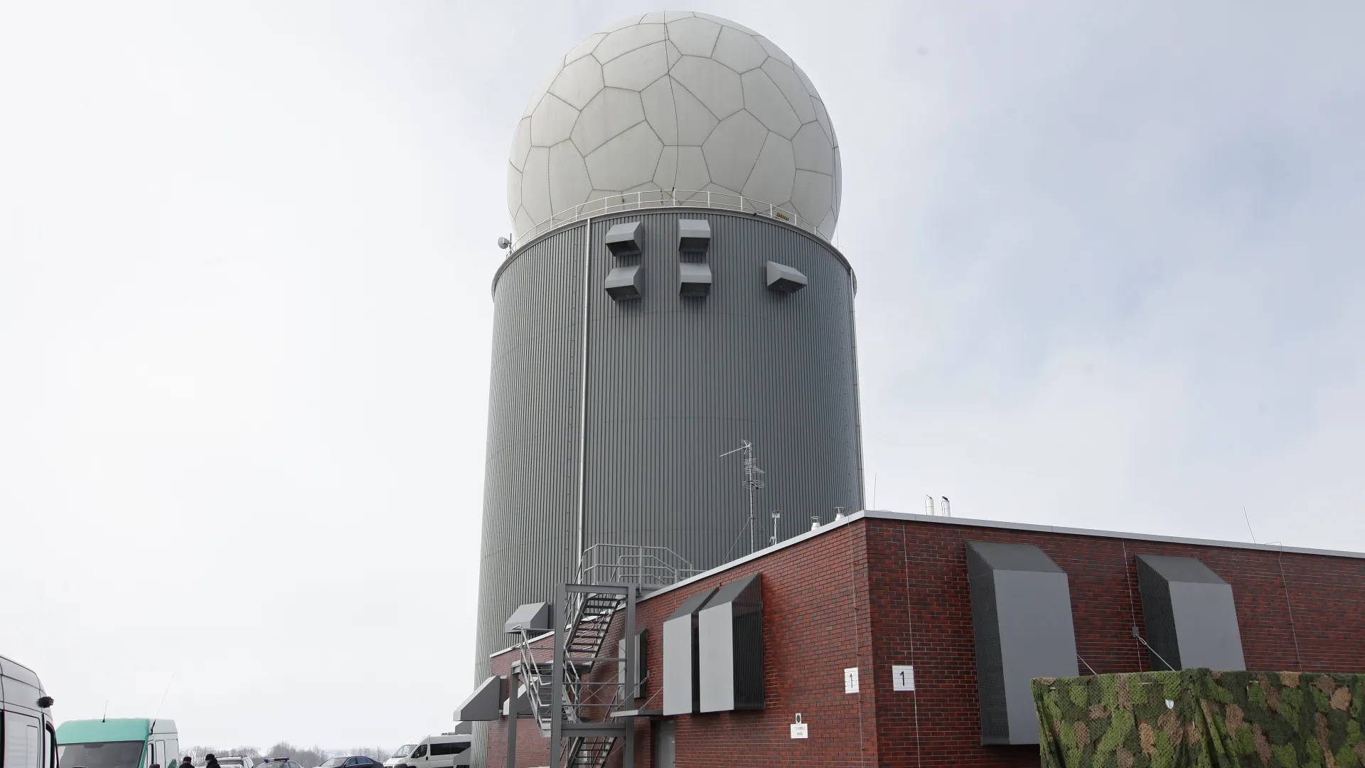 Posterunek radiolokacyjny dalekiego zasięgu Fot. PAP/Artur Reszko