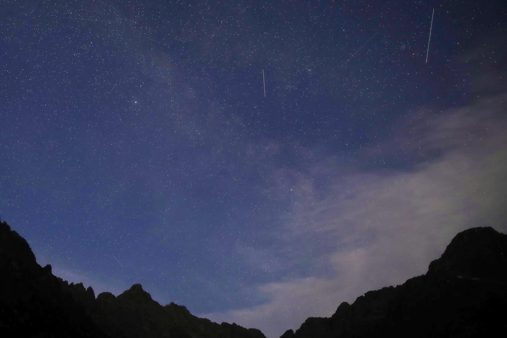 W piątek może dojść do wejścia w atmosferę Ziemi fragmentu chińskiej rakiety - ostrzegło RCB. Zdjęcie ilustracyjne Fot. PAP/Grzegorz Momot