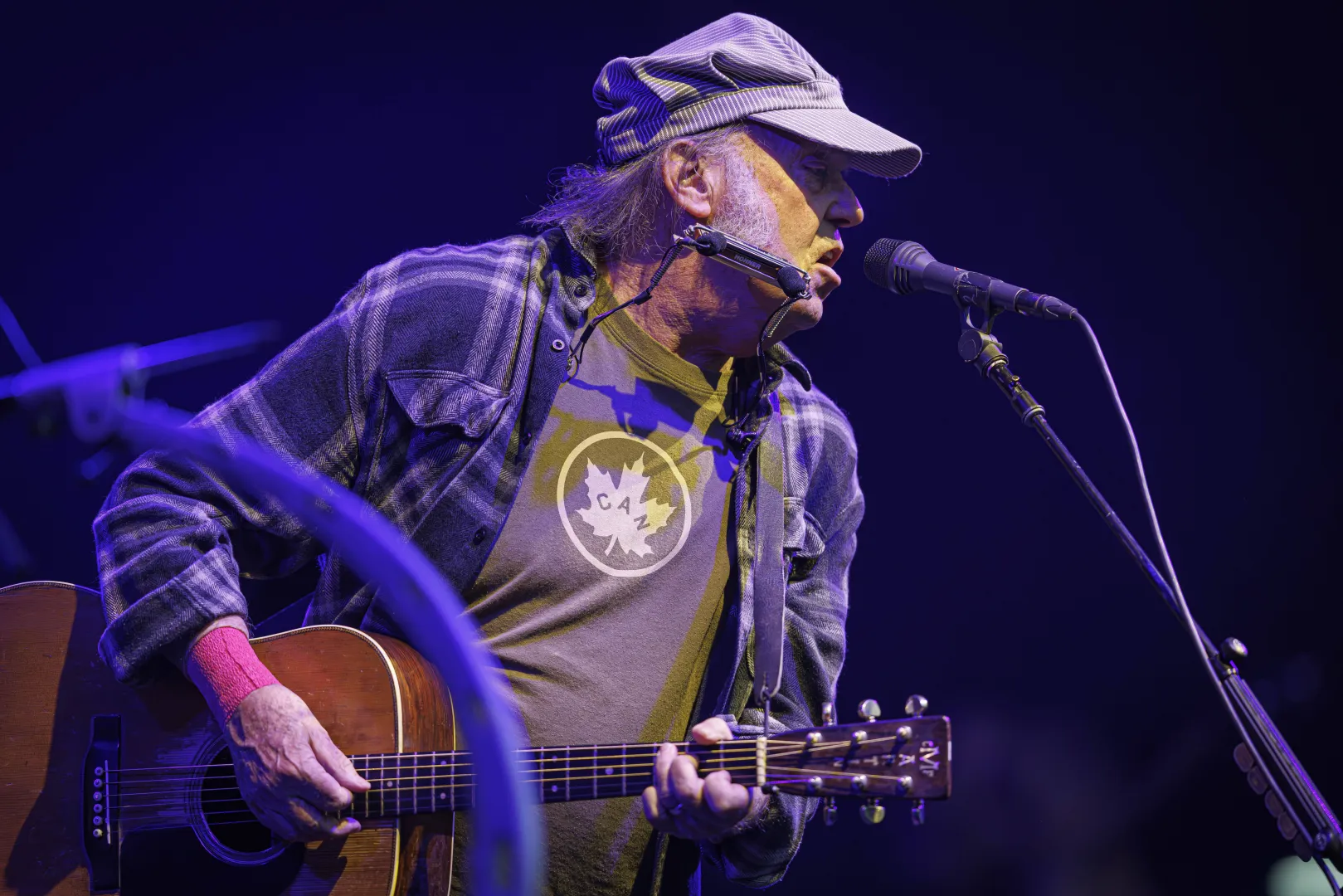 Neil Young. Fot. PAP/EPA/VALENTIN FLAURAUD