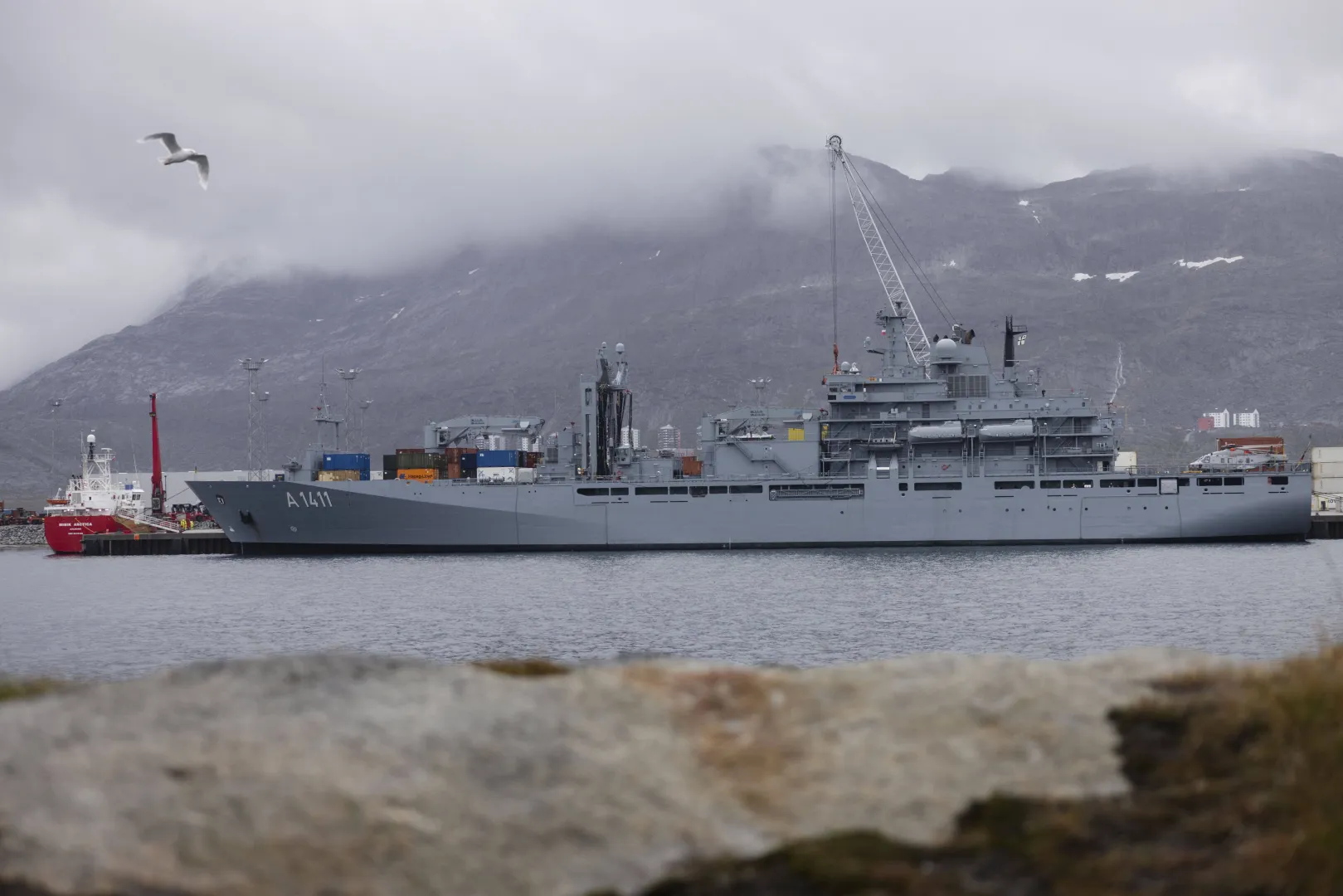 Німецьке судно біля берегів Гренландії. Fot. PAP/EPA/Christian Klindt Soelbeck