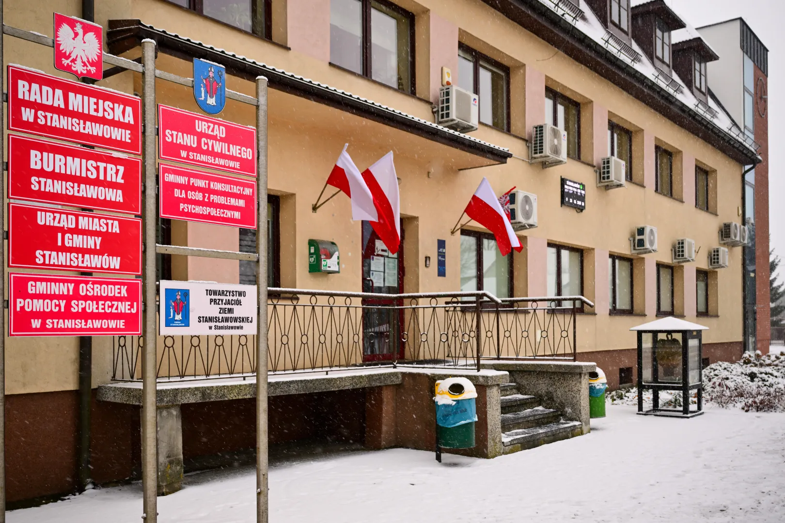 Budynek urzędu miasta i gminy w nowym mieście w województwie mazowieckim - Stanisławowie Fot. PAP/Przemysław Piątkowski
