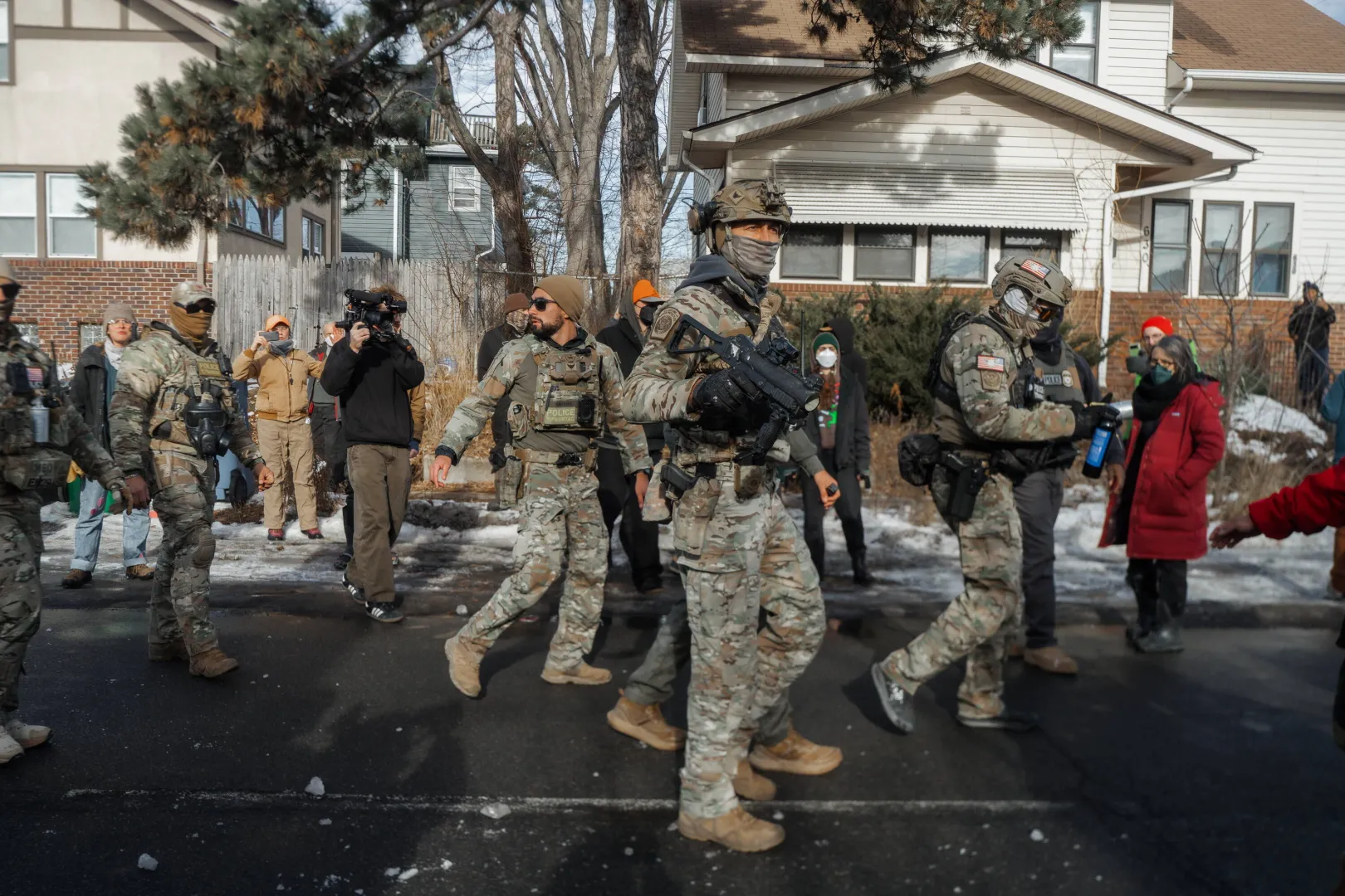 Agenci federalni ICE w Minneapolis, fot. PAP/EPA/OLGA FEDOROVA