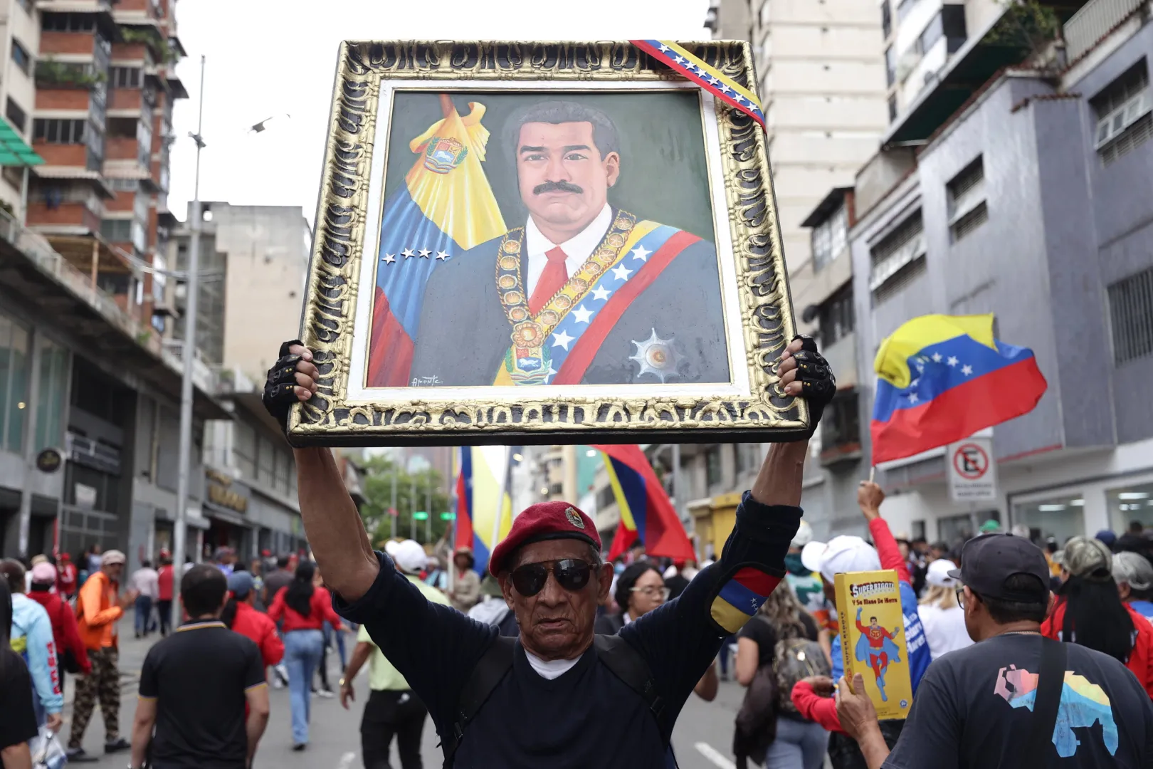 Prorządowa demonstracja w Caracas, zdjęcie ilustracyjne, fot. PAP/EPA/EFE/Ronald Pena R