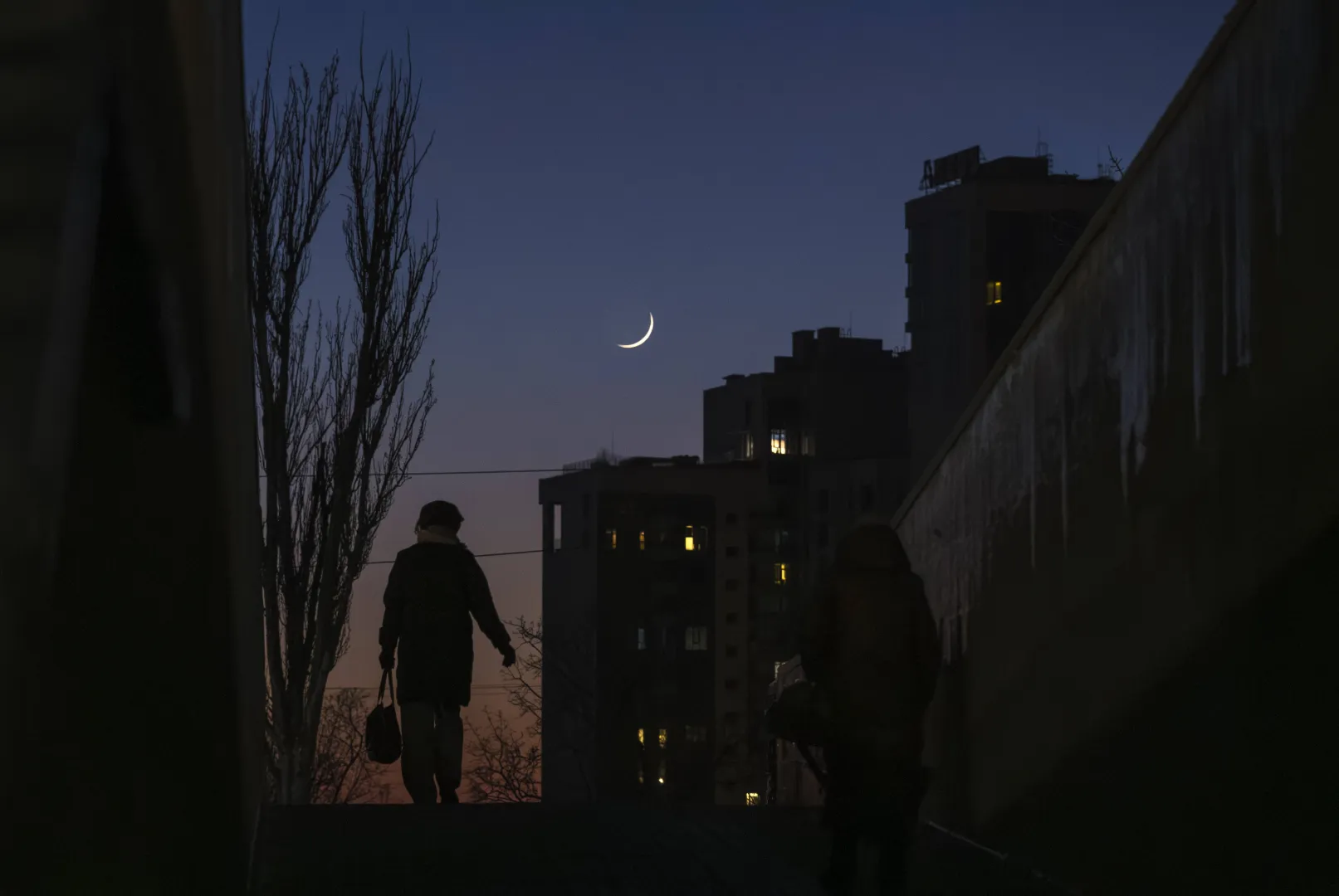 Київ під час блекауту. Fot. PAP/EPA/MAXYM MARUSENKO