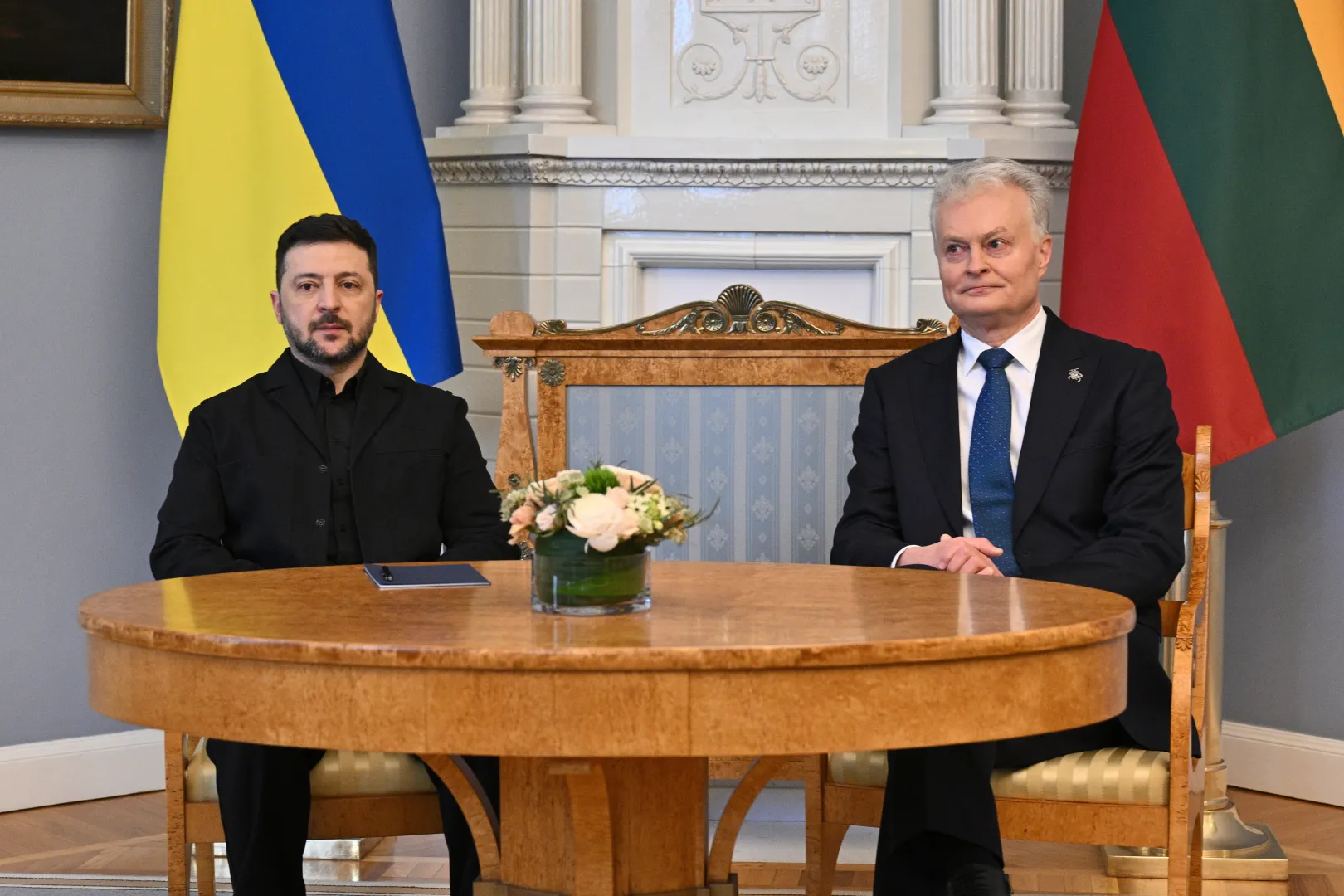 Prezydent Republiki Litewskiej Gitanas Nauseda oraz prezydent Ukrainy Wołodymyr Zełenski. Fot. PAP/Valdemar Doveiko