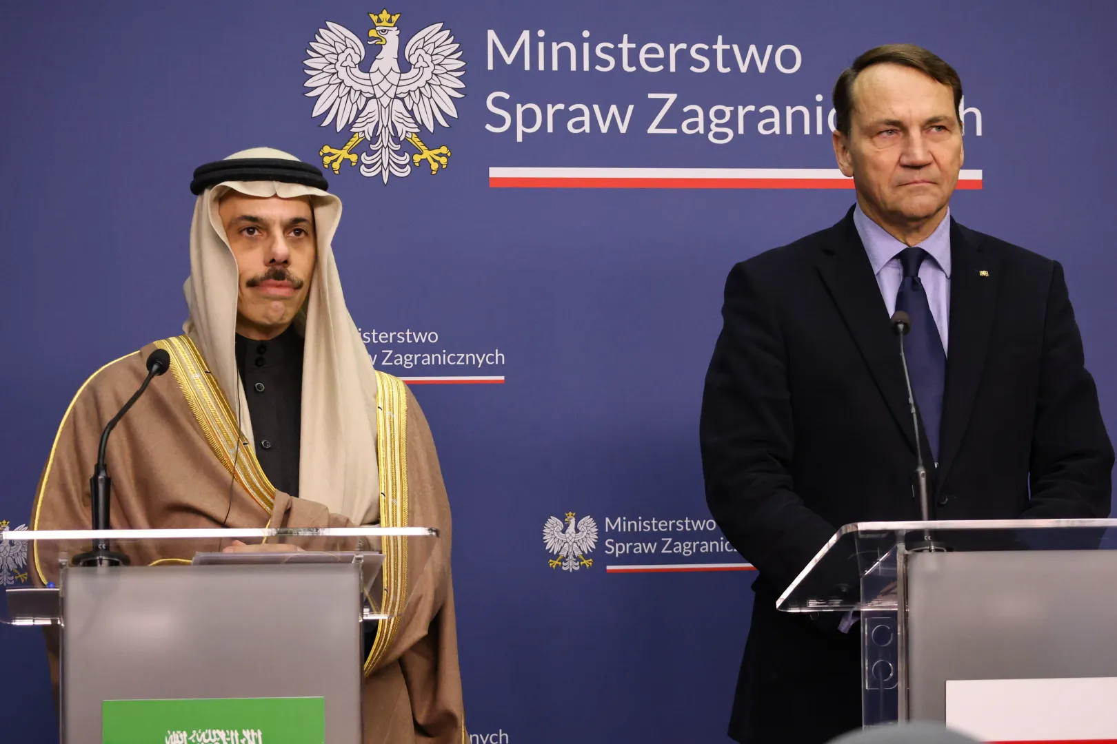 Faisal bin Farhan Al Saud, Radosław Sikorski Fot. PAP/Albert Zawada
