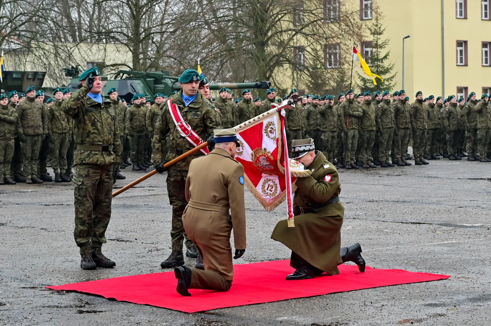 Pułkownik Krzysztof Duda w piątek uroczyście przejął dowodzenie 12. Brygadą Zmechanizowaną. Fot. PAP/	Marcin Bielecki