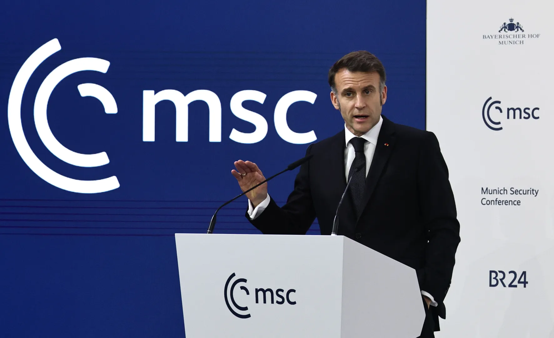 Emmanuel Macron. Fot. EPA/RONALD WITTEK