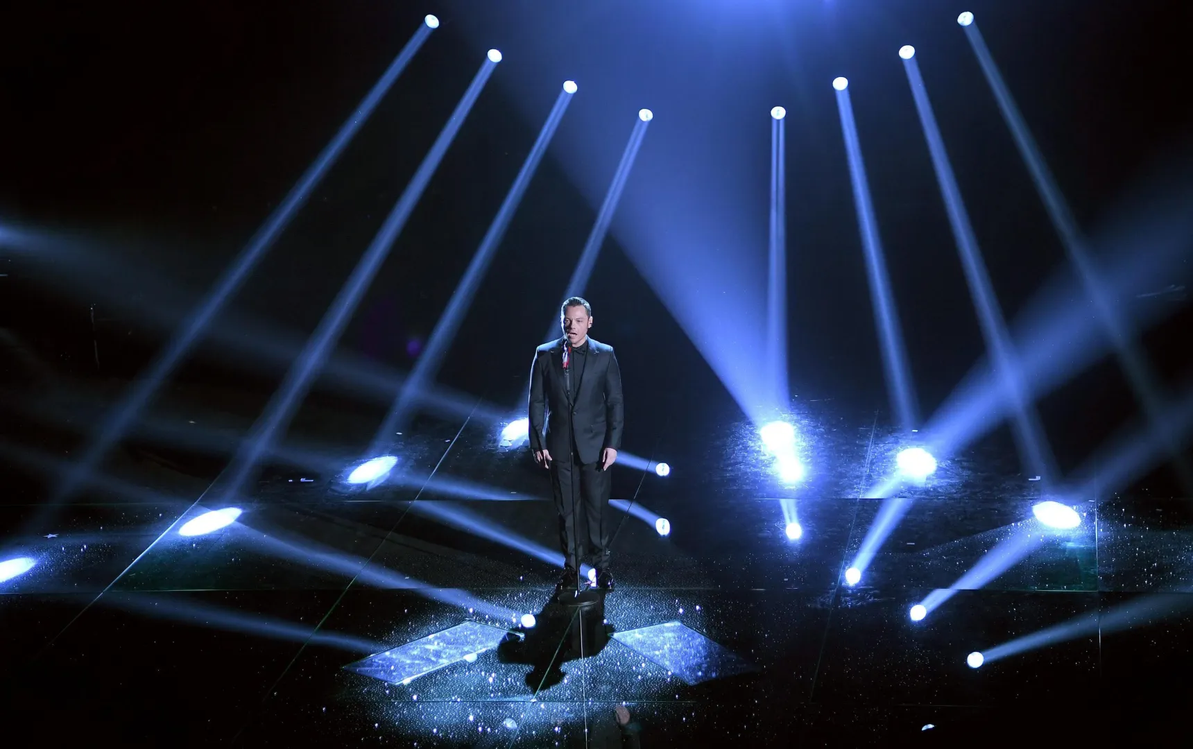 Tiziano Ferro. Fot. PAP/EPA/CLAUDIO ONORATI