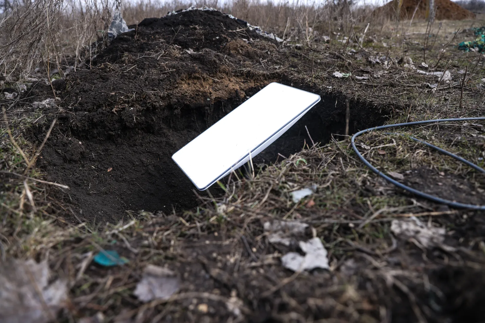 Термінал Starlink, що належить ЗСУ, на донецькому напрямі. Fot. PAP/Leszek Szymański 