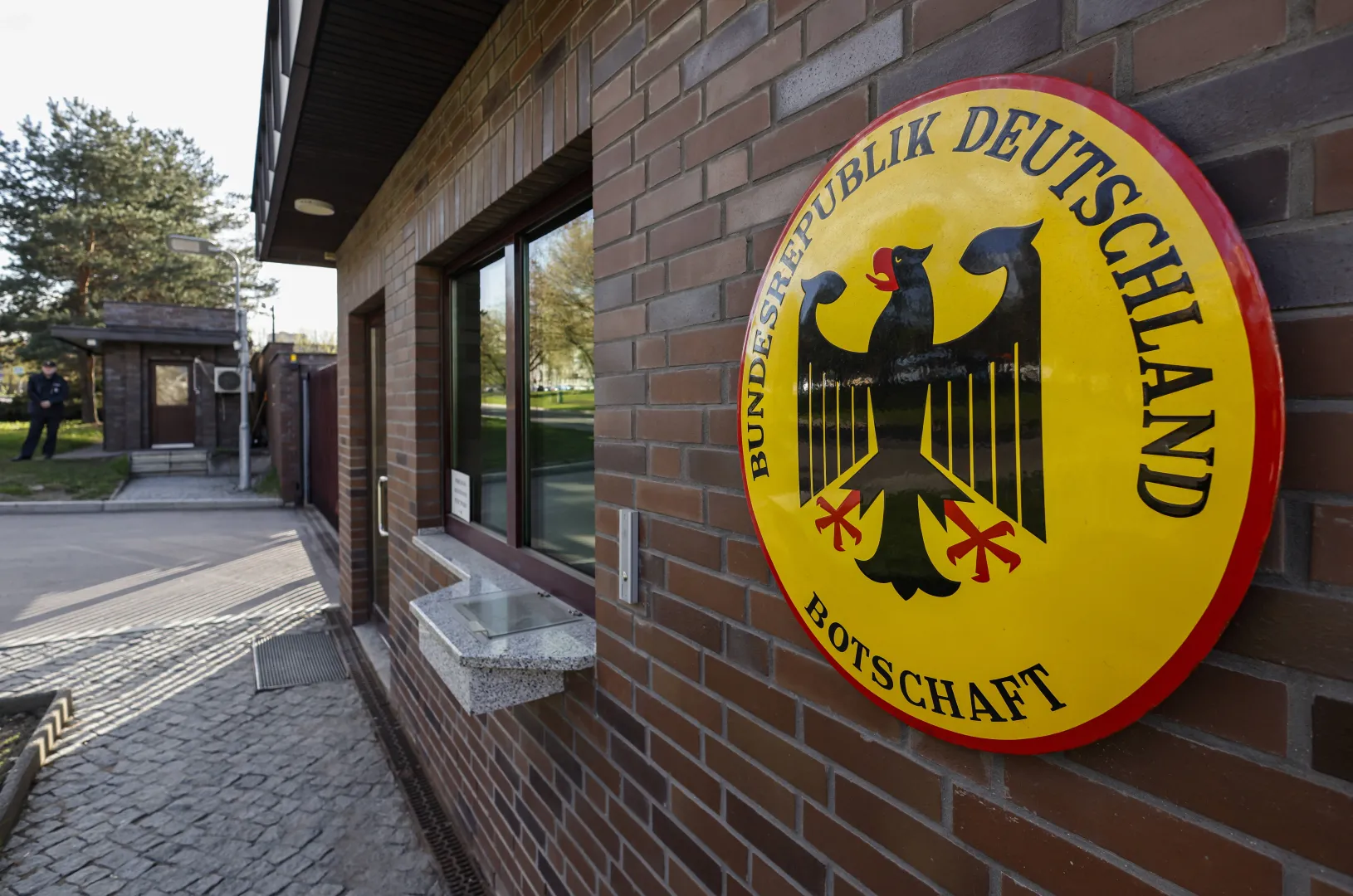 Вид на посольство Германии в Москве. 	Fot. PAP/EPA/SERGEI ILNITSKY