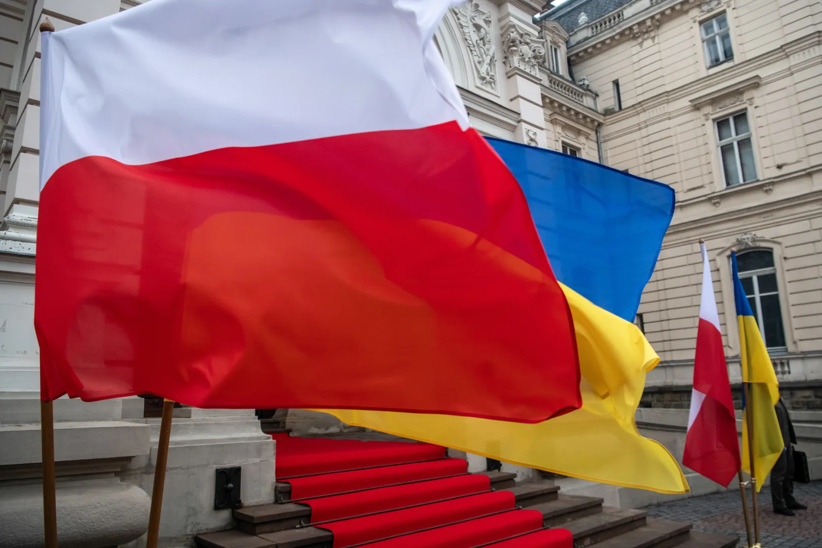 Прапори Польщі та України, фотоілюстрація. Fot. PAP/Vladyslav Musiienko