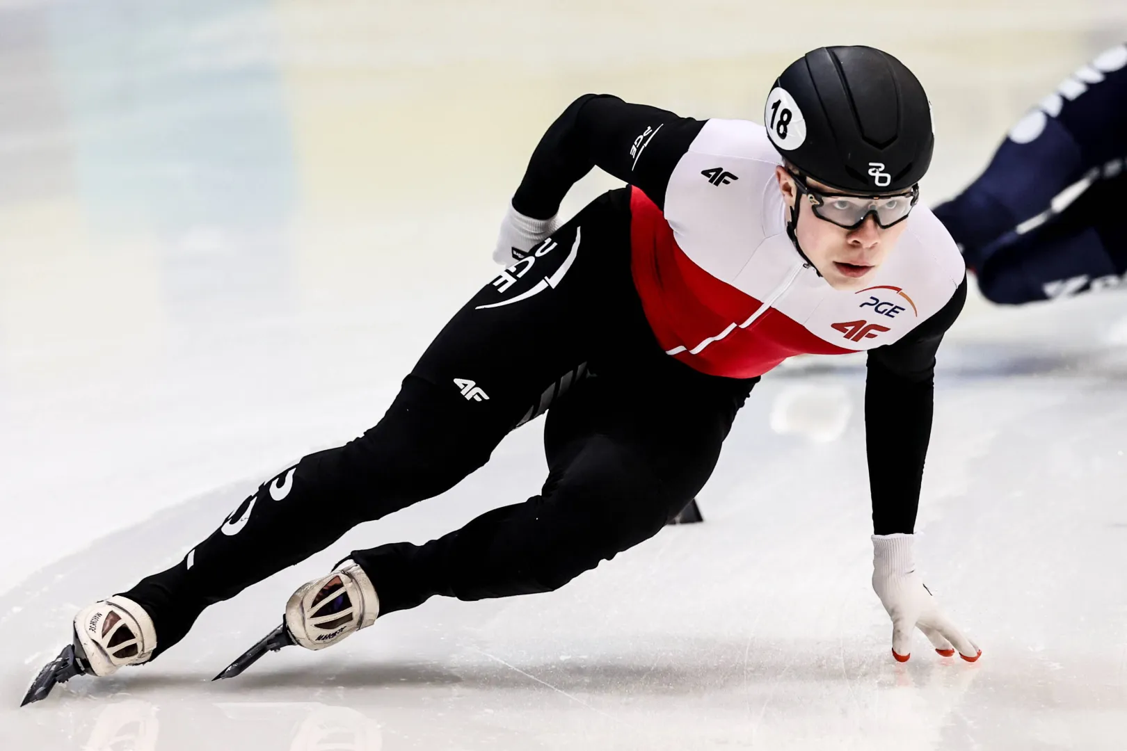 Michał Niewiński . Fot. PAP/ EPA/Filip Singer
