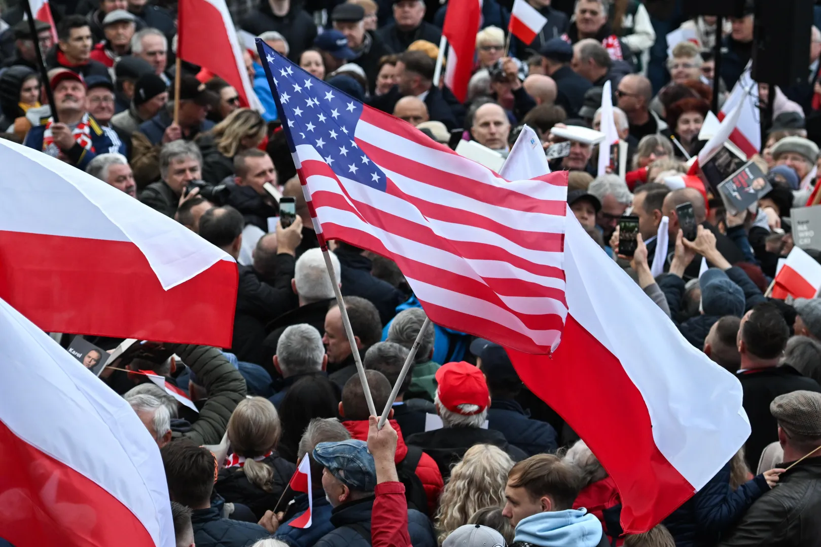 Flagi Polski i USA Fot. PAP/Wojtek Jargiło