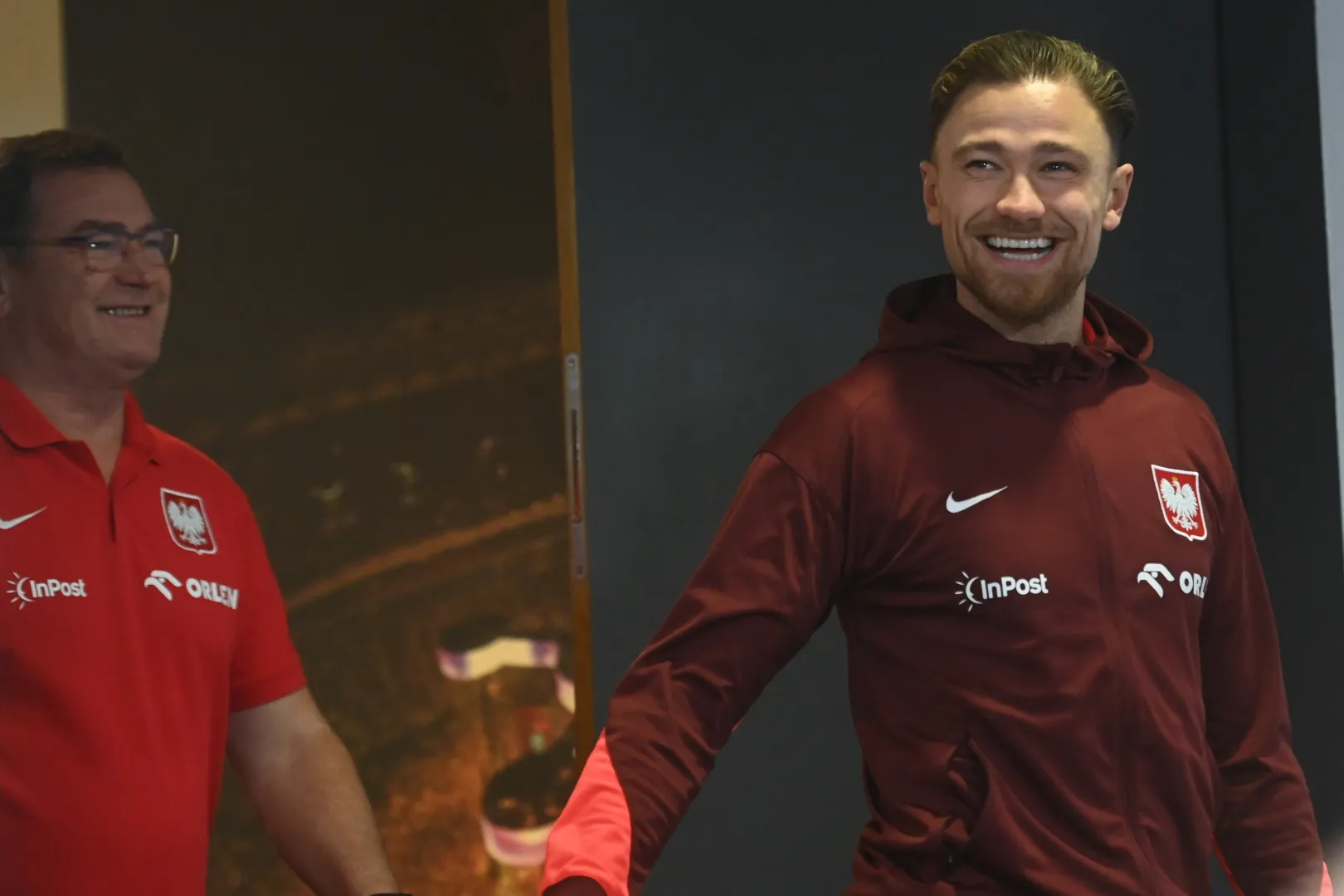 Piłkarz reprezentacji Polski Matty Cash i selekcjoner Jan Urban. Fot. PAP/	Piotr Nowak