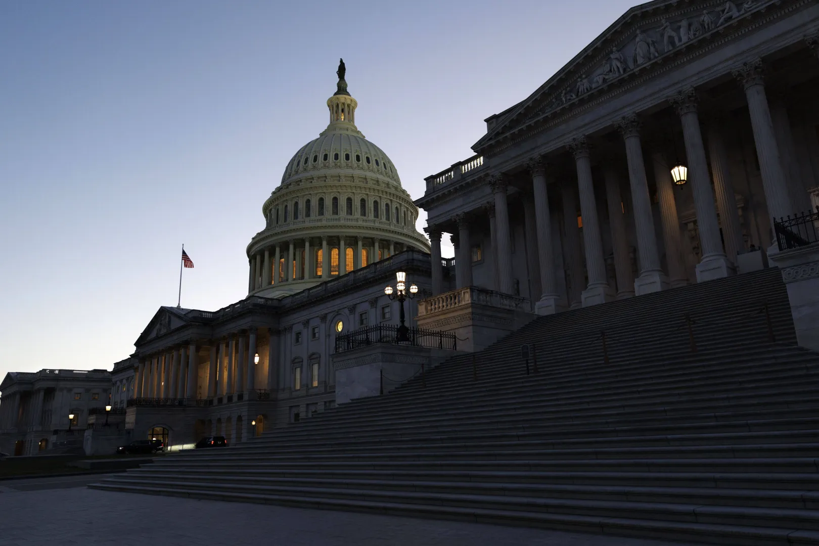 Kapitol, siedziba Kongresu USA. Zdj. Ilustracyjne. Fot. PAP/EPA/WILL OLIVER