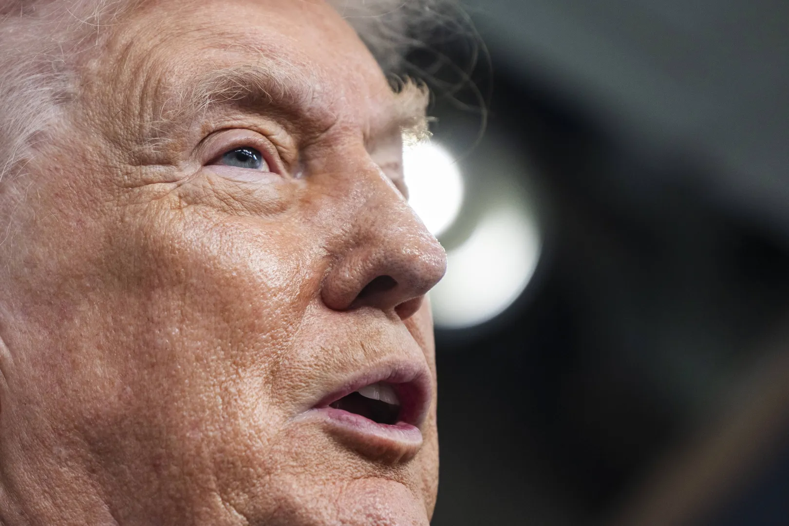 Projekt trafi na biurko prezydenta USA, który zapowiedział jego podpisanie. Fot. PAP/EPA/	JIM LO SCALZO