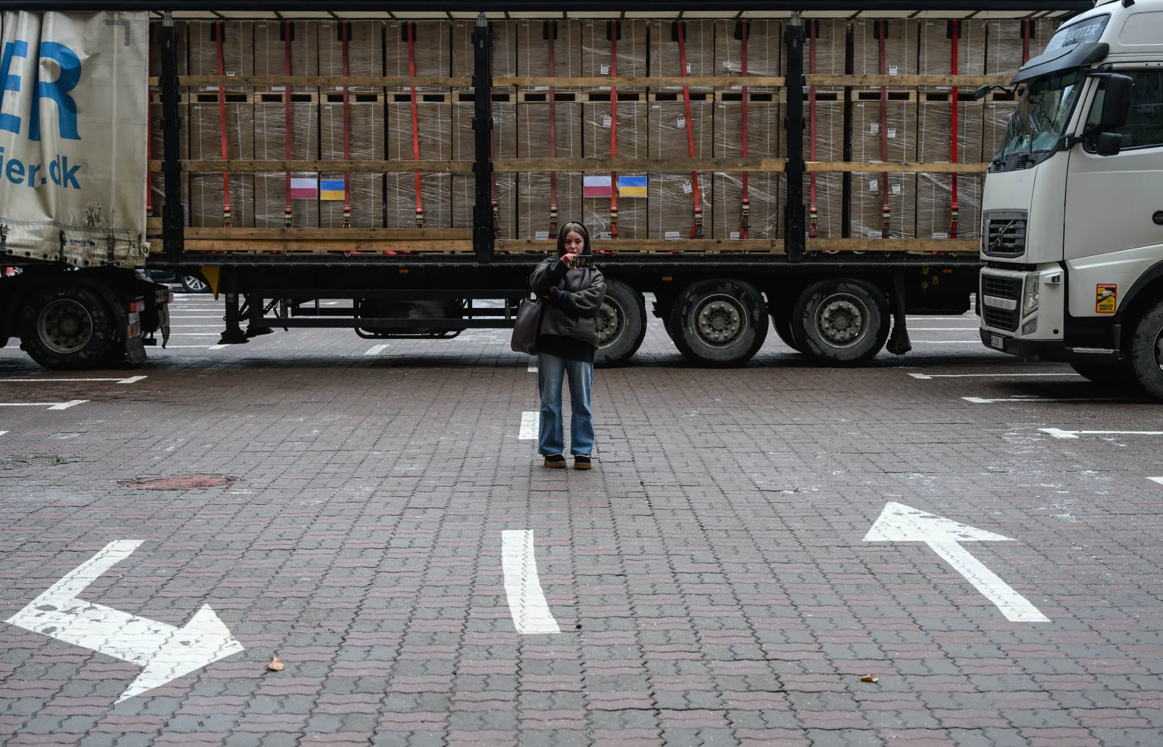 Oficjalne przekazanie generatorów w ramach akcji „Ciepło z Polski dla Kijowa”. Fot. PAP/Vladyslav Musiienko