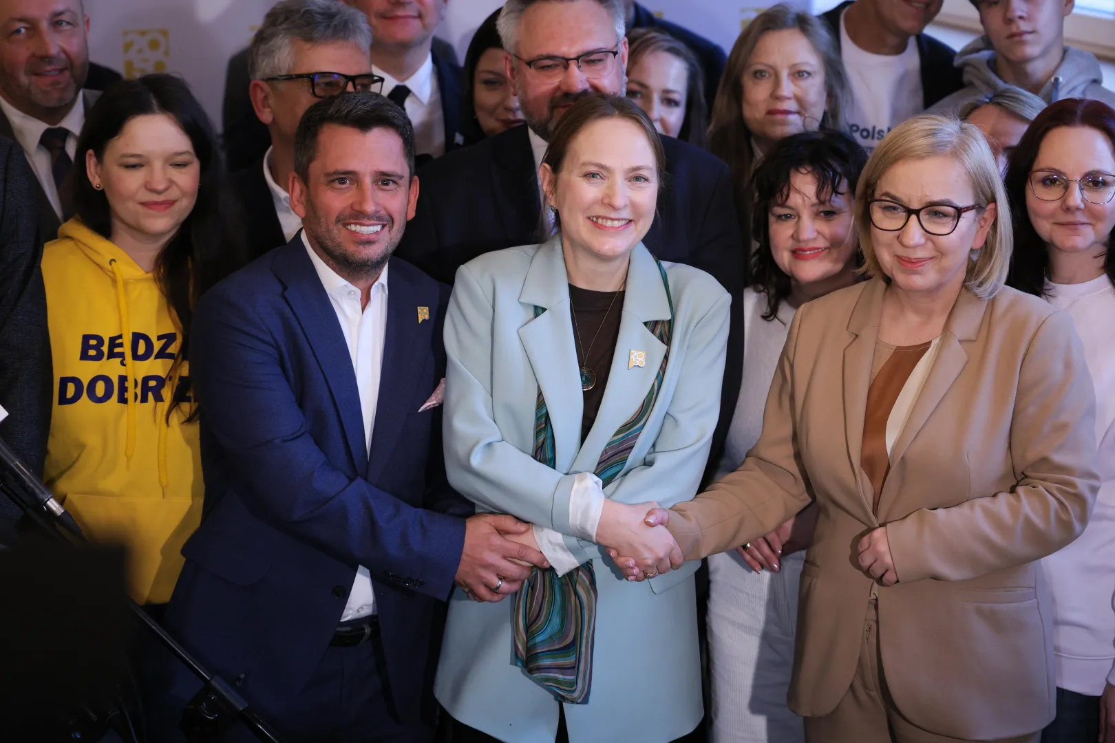 Nowa przewodnicząca Polski 2050 Katarzyna Pełczyńska-Nałęcz (C), minister klimatu i środowiska Paulina Henning-Kloska (C-P) oraz przewodniczący KP Polski 2050 Paweł Śliz (C-L), fot. PAP/Rafał Guz