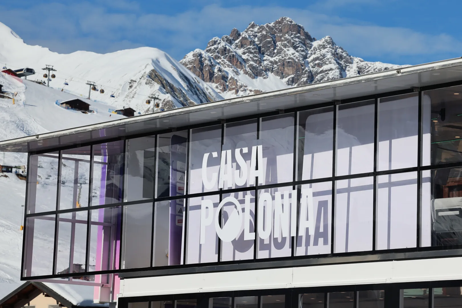 Casa Polonia, czyli Mobilny Dom Polski funkcjonujący podczas XXV Zimowych Igrzysk Olimpijskich Mediolan–Cortina 2026 w Livigno. Fot. PAP/Grzegorz Momot