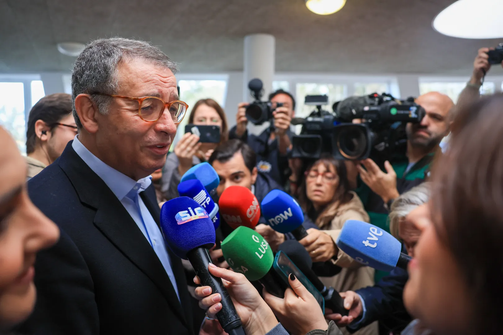 Polityk Partii Socjalistycznej Antonio Jose Seguro. Fot. PAP/EPA/JOSE COELHO