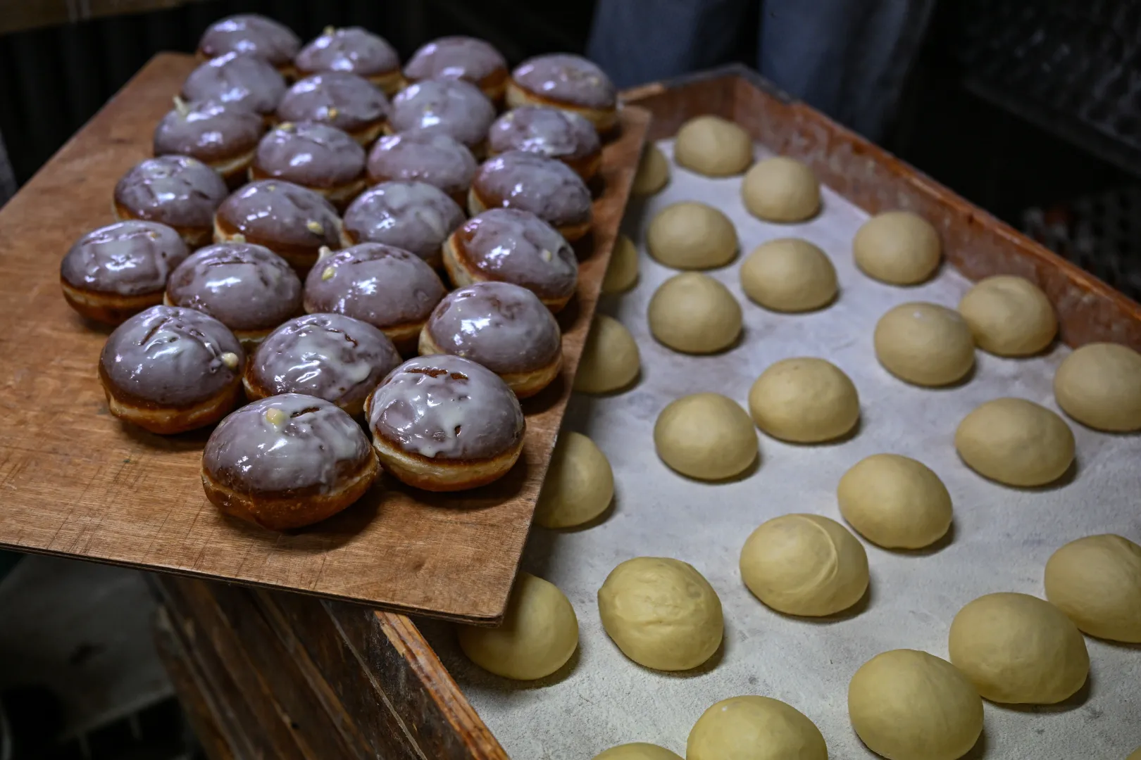 produkcja pączków Fot. PAP/Darek Delmanowicz