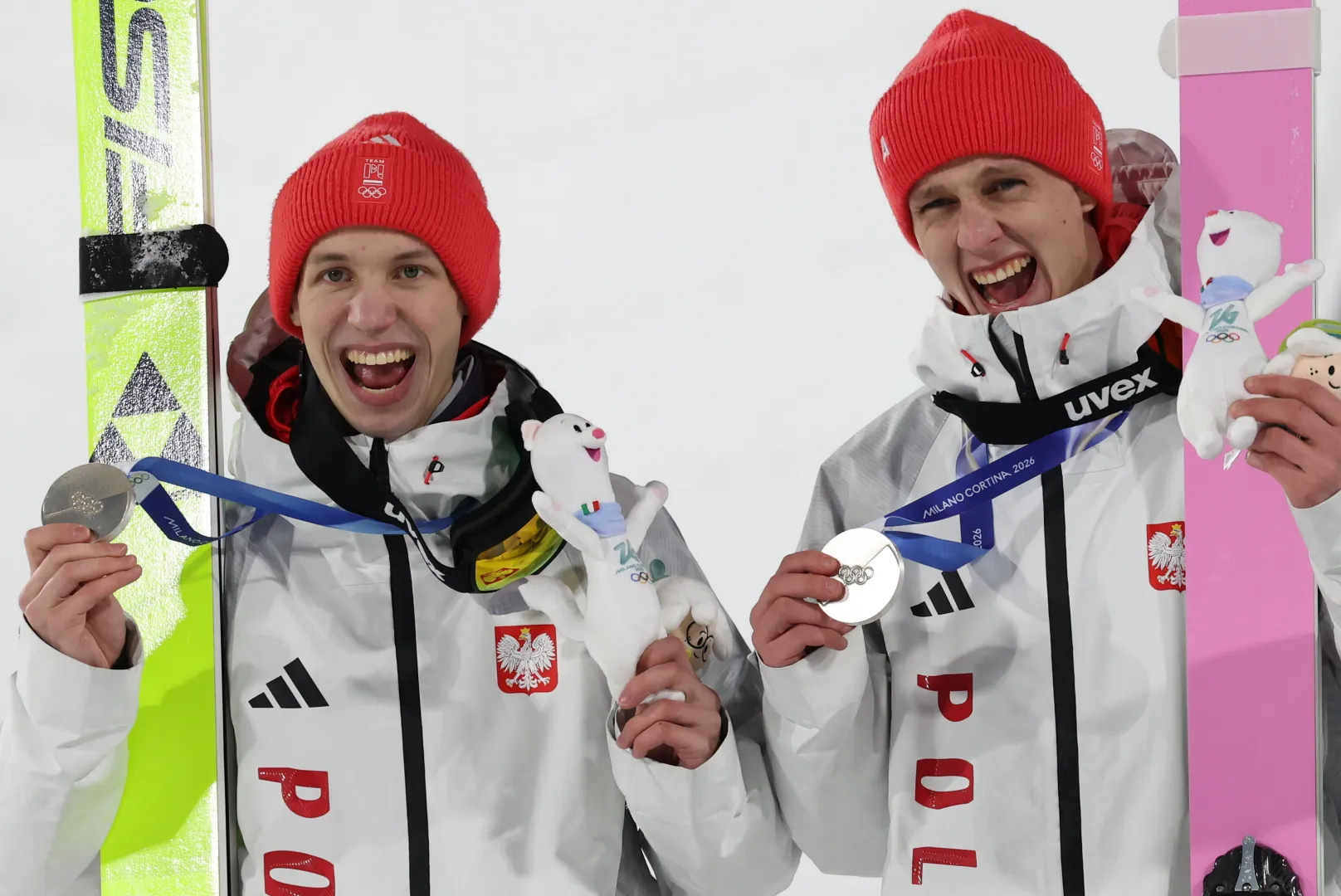 Kacper Tomasiak i Paweł Wąsek. Fot. PAP/Grzegorz Momot
